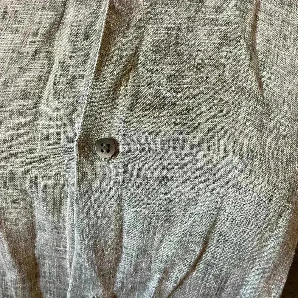 157. International Laundry Men’s Linen Button Down, Size L, EUC - Picture 4 of 5